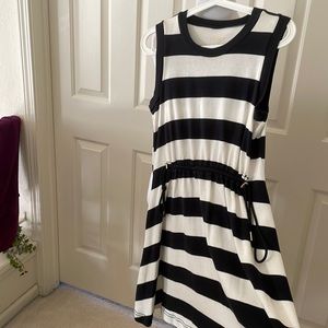 Kate Spade black/white striped dress w/ pockets